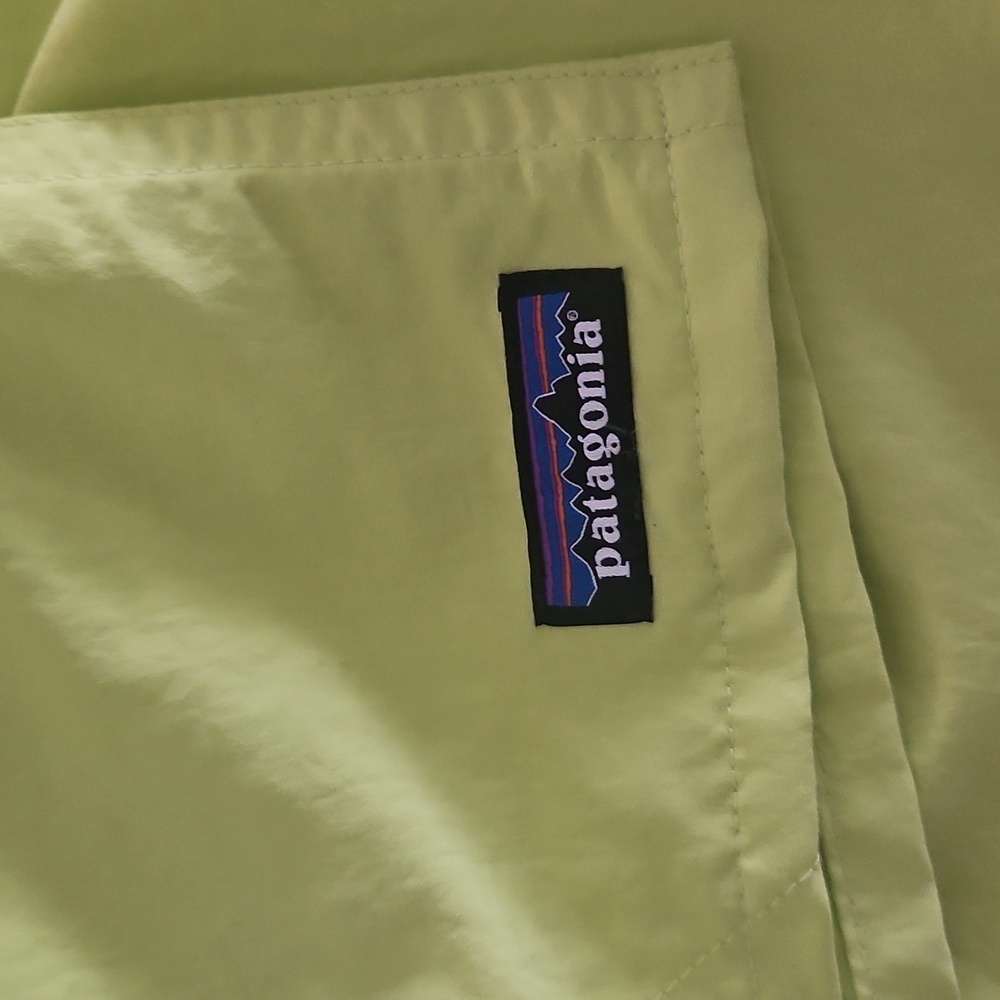 Patagonia Mens Baggies shorts 5 in phosphorus green large new with tags - Picture 6 of 8